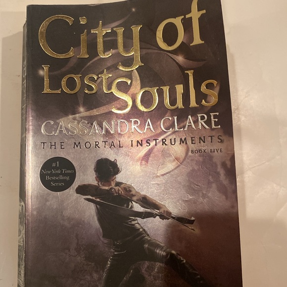 Lot of 3 “Mortal Instruments” Softcover novels - Picture 4 of 4